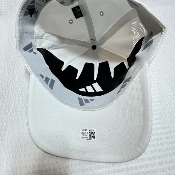 Adidas White and Black Men's Cap - Picture 5 of 7